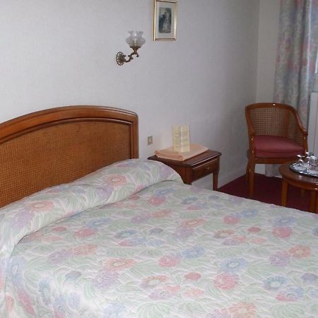 Hotel Aiglon Menton Zimmer foto